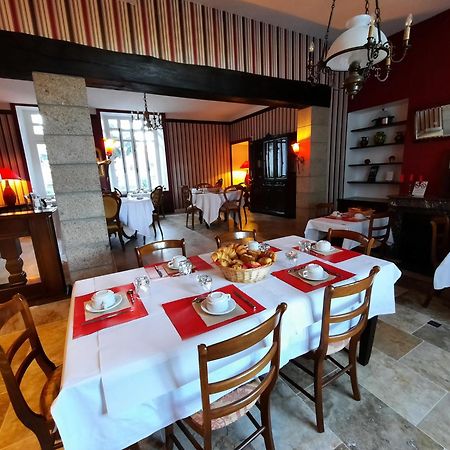 Hotel De La Barbacane Tiffauges Eksteriør bilde