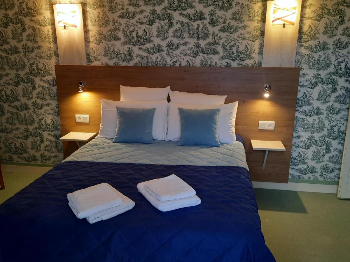 Hotel De La Barbacane Tiffauges Eksteriør bilde
