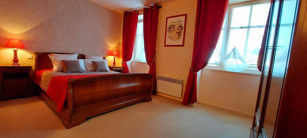 Hotel De La Barbacane Tiffauges Eksteriør bilde