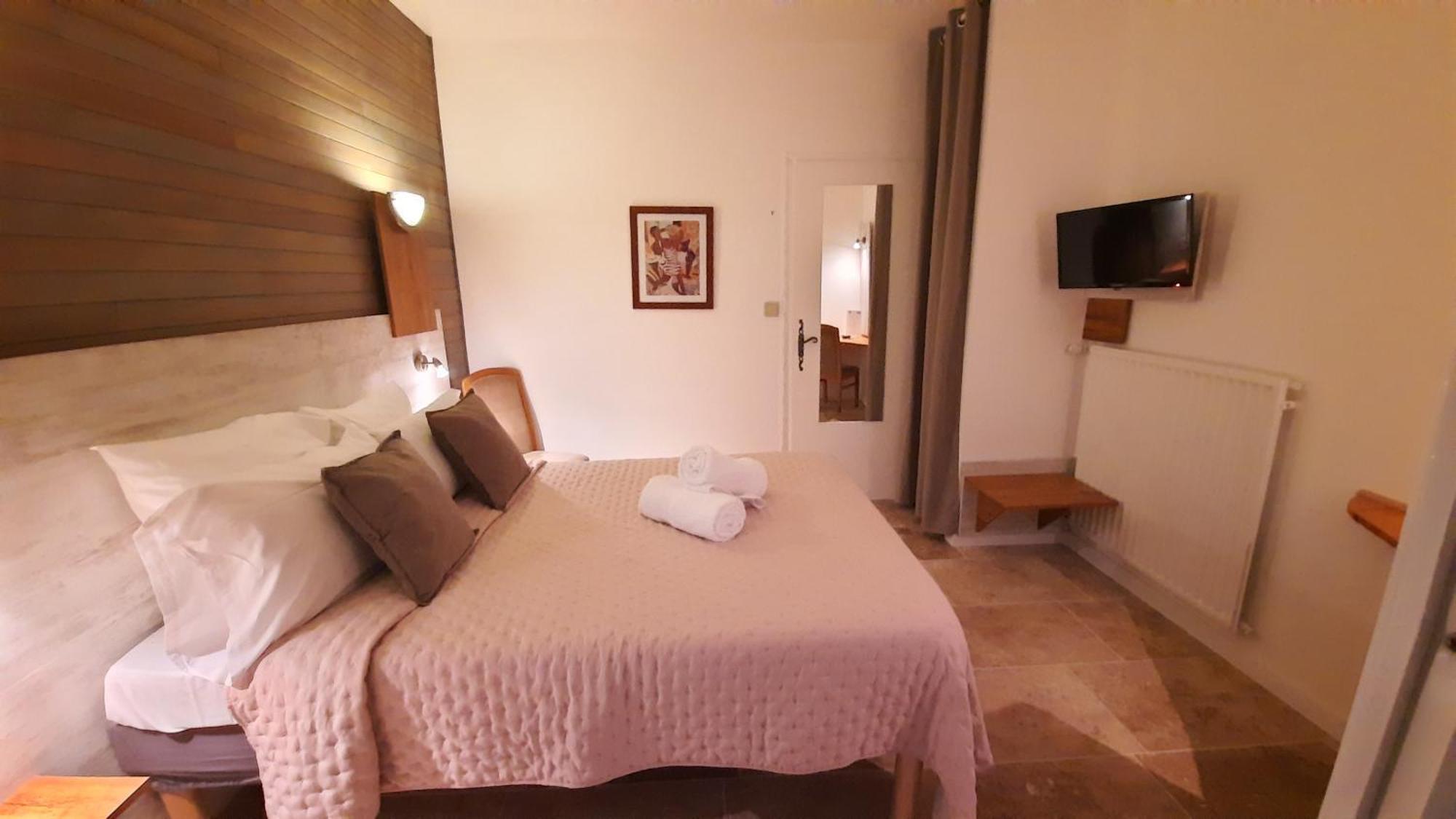 Hotel De La Barbacane Tiffauges Eksteriør bilde